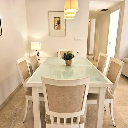 Pass The Keys And Bright Apartment