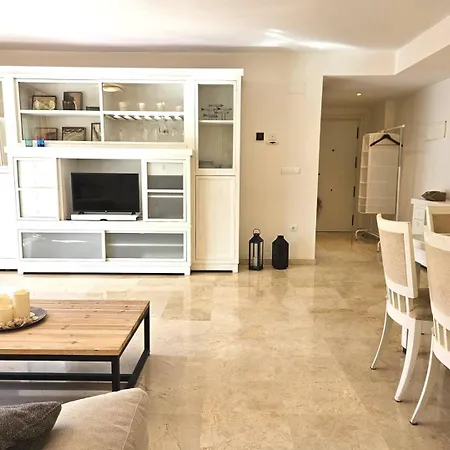 Pass The Keys And Bright Apartment Marbella